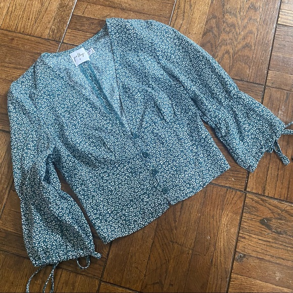 Princess Polly Sz 0 Teal Printed Mersea Puff Sleeve V-Neck Blouse - Picture 2 of 6